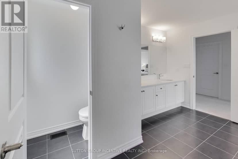 13 Abbey Crescent — photo 19 of 36