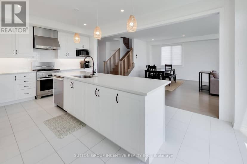 13 Abbey Crescent — photo 6 of 36