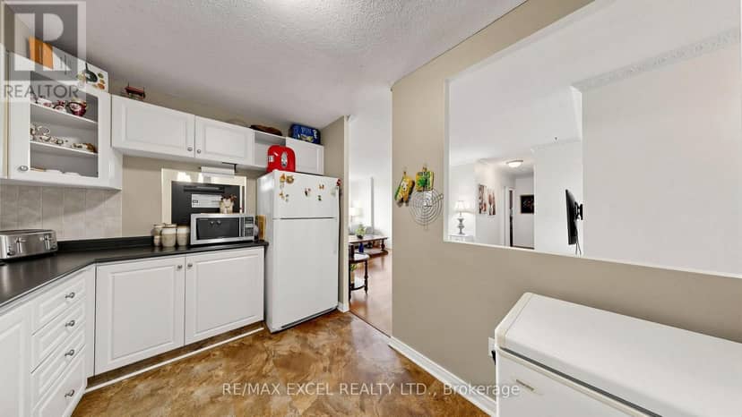 401 - 1881 Jane Street — photo 29 of 40