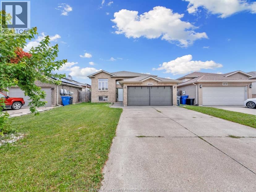 4844 Whitefish Crescent — photo 1 of 40