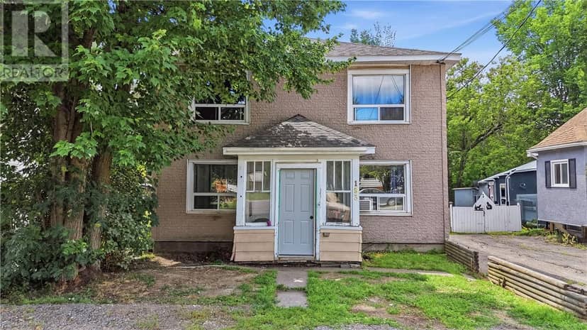 193 Dufferin Street — photo 1 of 39