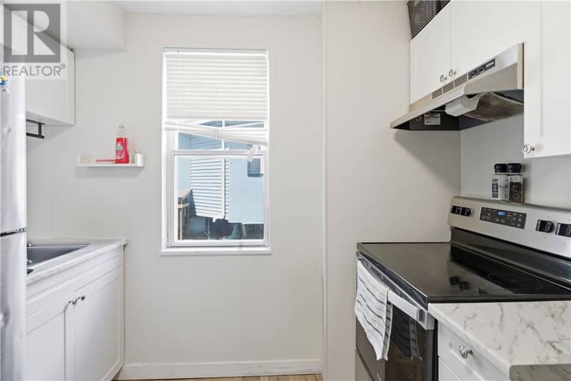 193 Dufferin Street — photo 28 of 39