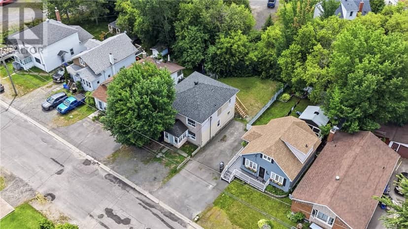 193 Dufferin Street — photo 37 of 39