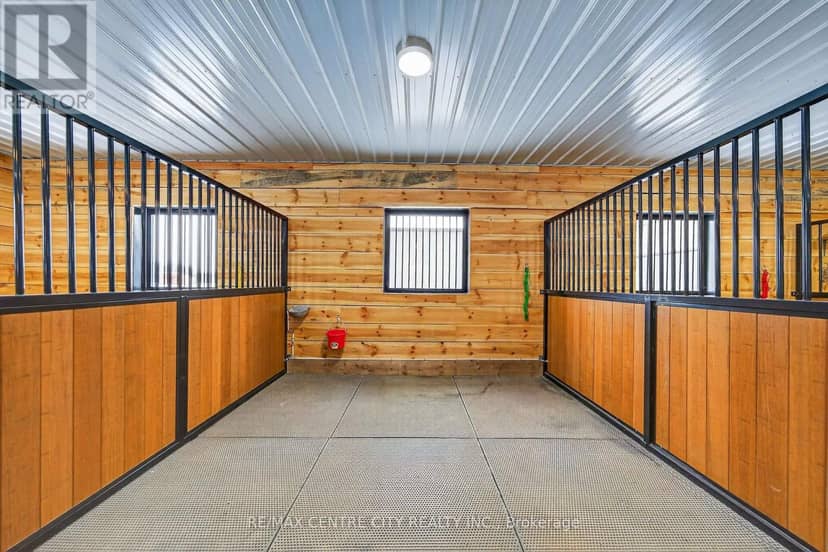 2301 Townline Road — photo 17 of 40