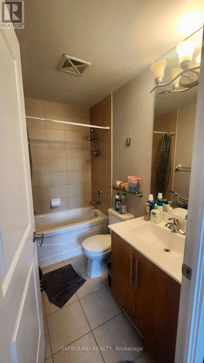 1404 - 330 Burnhamthorpe Road W — photo 14 of 22