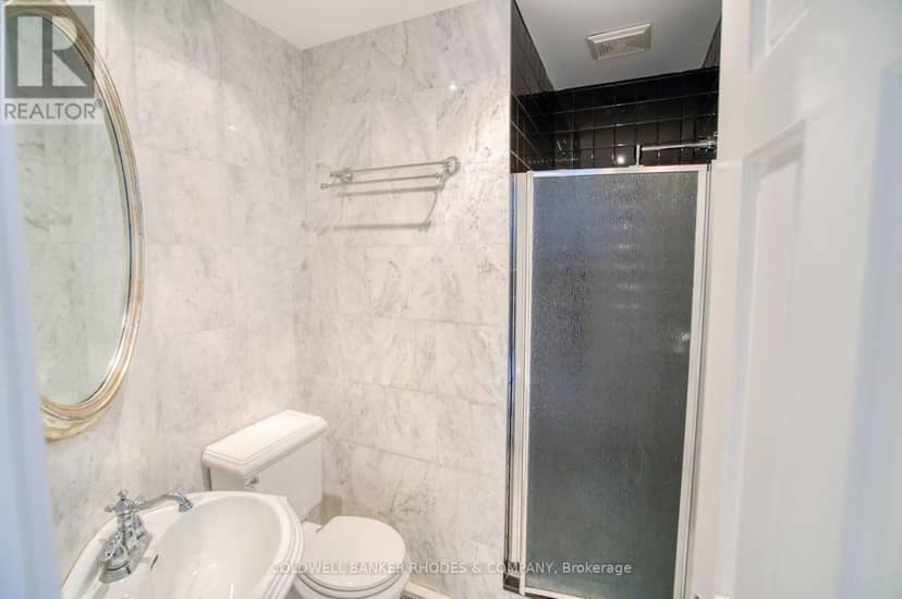 300 St Andrew Street — photo 10 of 24