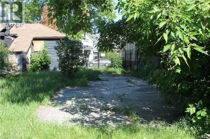127 ROBINS Avenue — photo 10 of 17