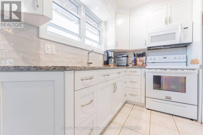 30 Hazel Street — photo 9 of 40