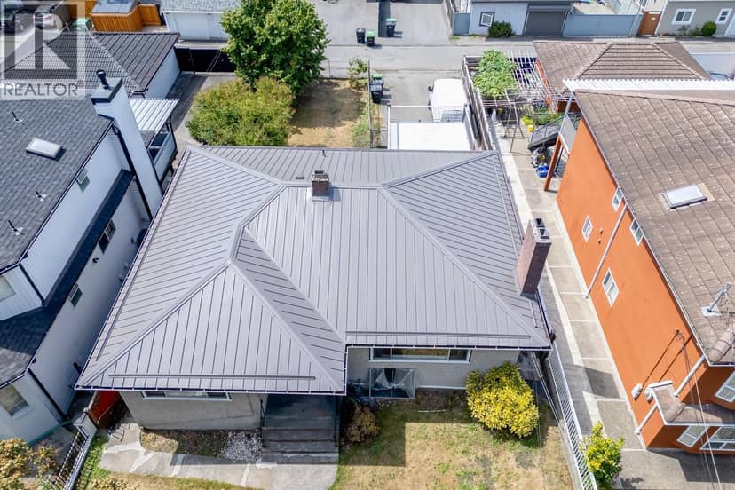 5655 LANCASTER STREET, Vancouver, photo 2