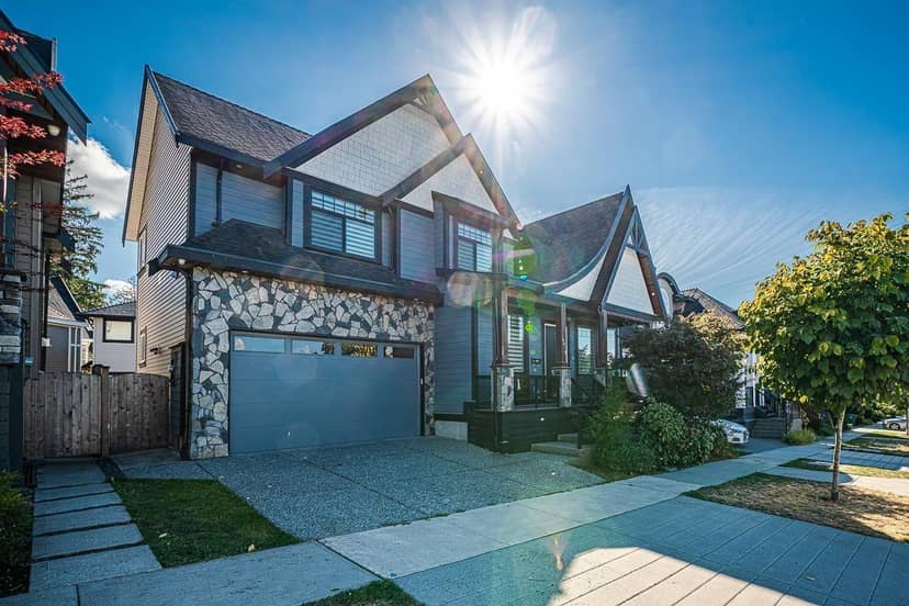 18070 67 AVENUE, Surrey, photo 2