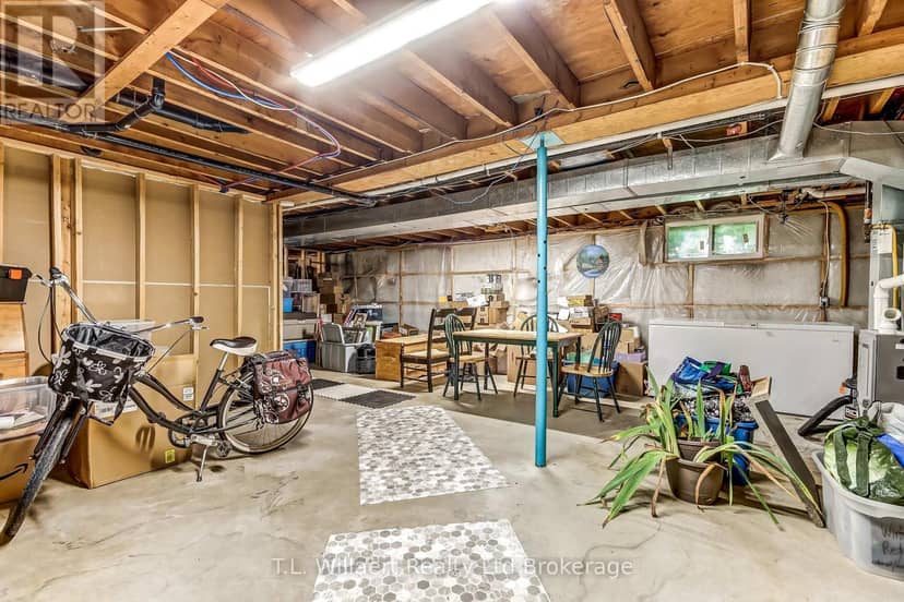 B - 32 Albert Street — photo 19 of 24
