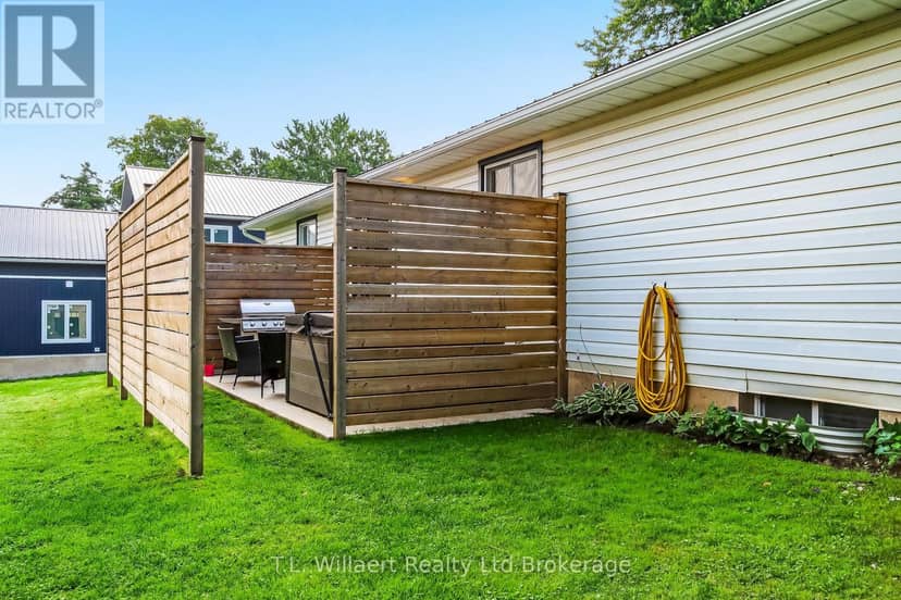 B - 32 Albert Street — photo 21 of 24