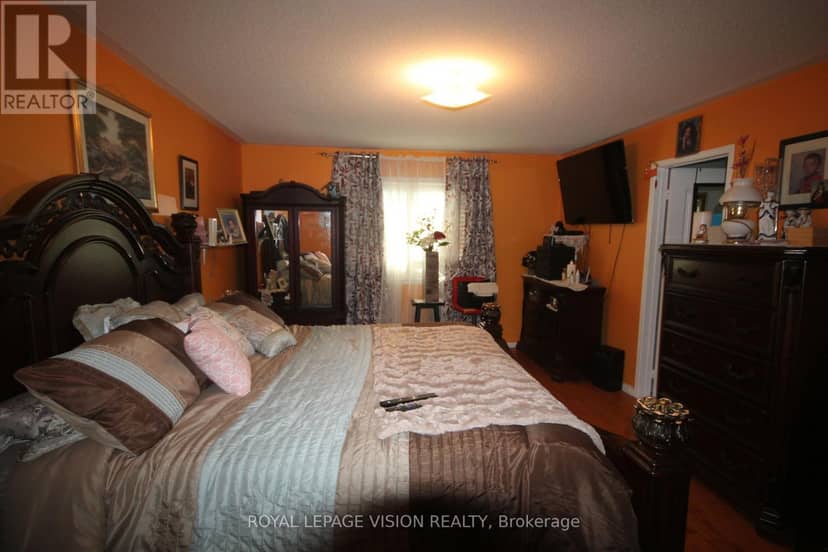 45 Bradbury Crescent — photo 13 of 15