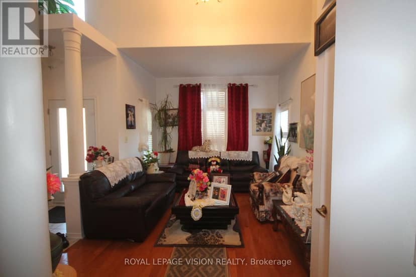 45 Bradbury Crescent — photo 6 of 15