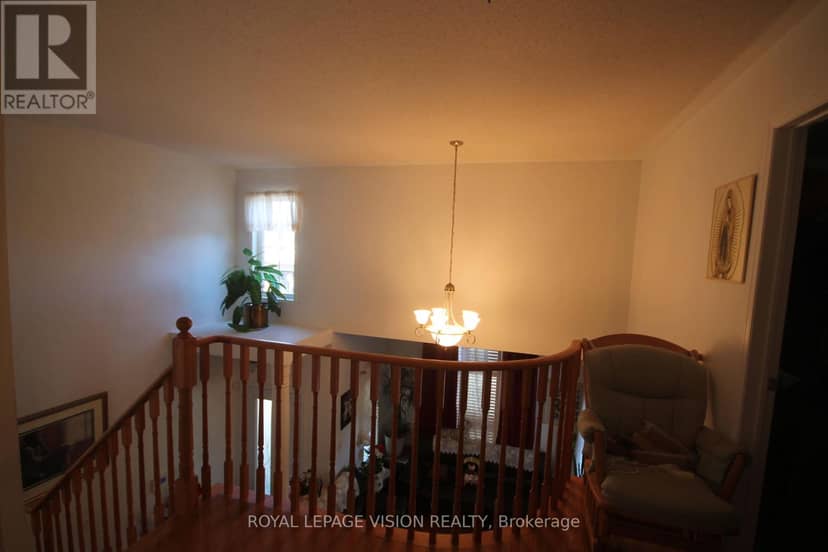45 Bradbury Crescent — photo 9 of 15