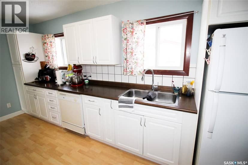 644 1st STREET W, Shaunavon, photo 2