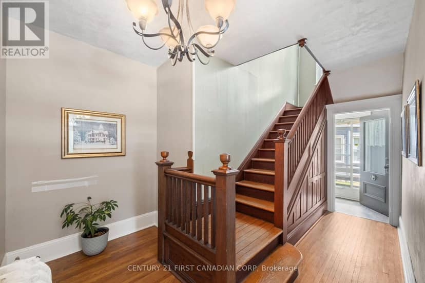 183 Shackleton Street — photo 23 of 40