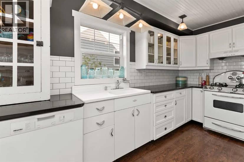 36 Lakeview Avenue — photo 17 of 40