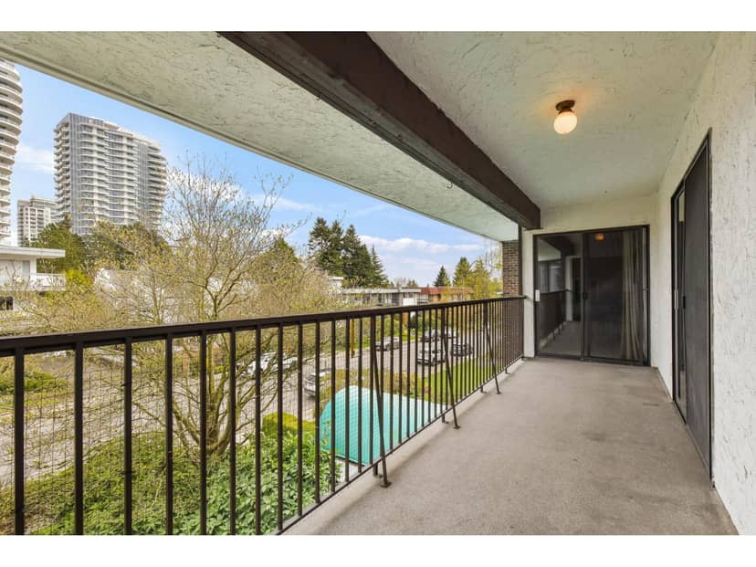 305 1521 BLACKWOOD STREET, White Rock
