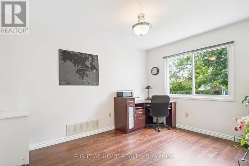 309 Amberly Boulevard — photo 16 of 35