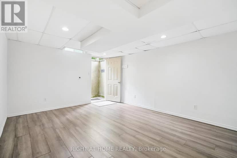309 Amberly Boulevard — photo 26 of 35