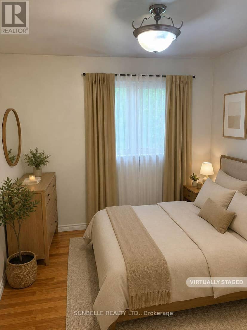 42 Fleetwood Crescent — photo 22 of 24