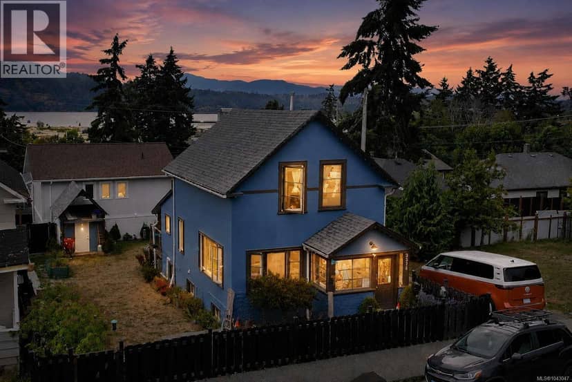 3376 6th Ave — photo 1 of 40