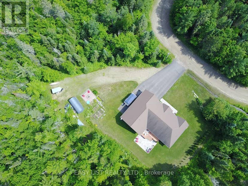 110 Monck Square, Laurentian Hills, photo 6