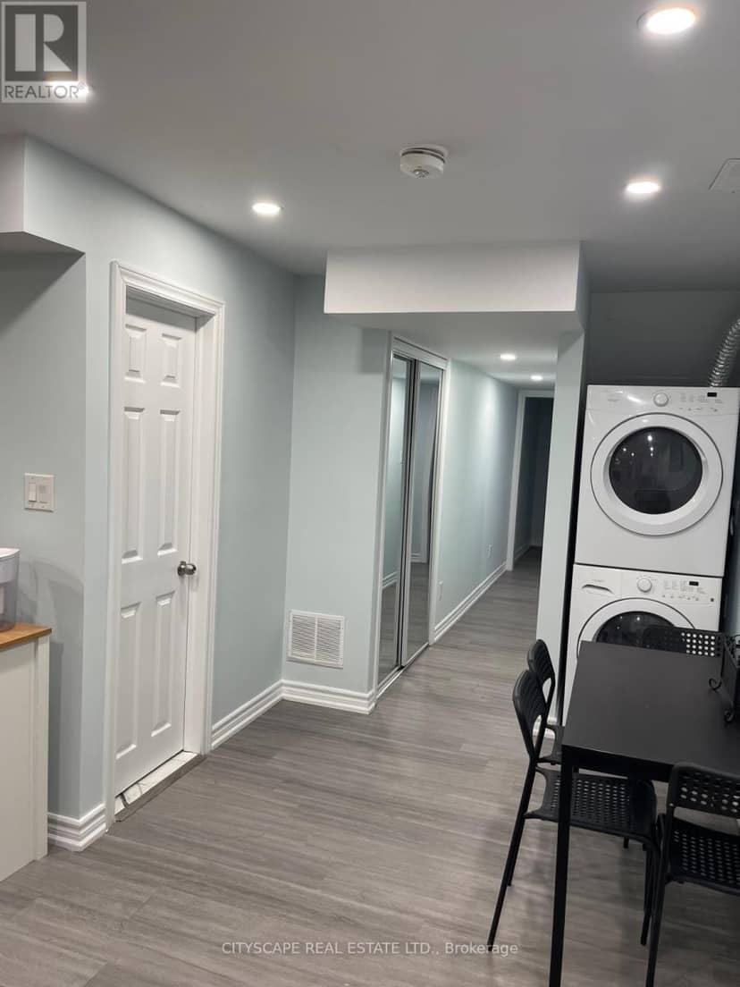 1136 Schooling Drive E — photo 38 of 40
