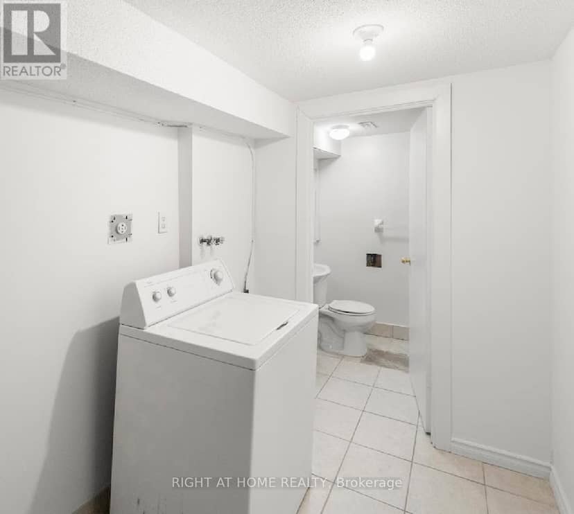 49 - 740 Kennedy Road — photo 18 of 21