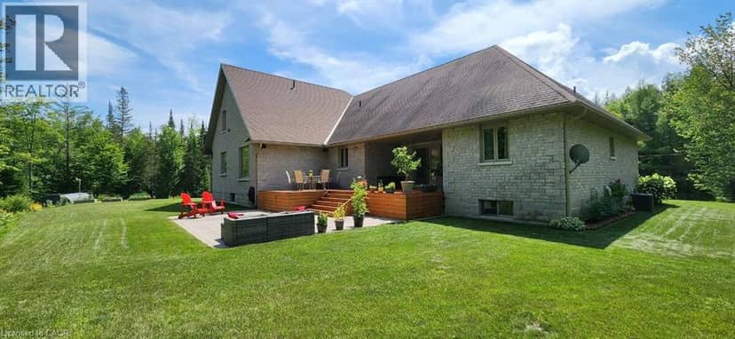 110 MONCK Square — photo 3 of 29
