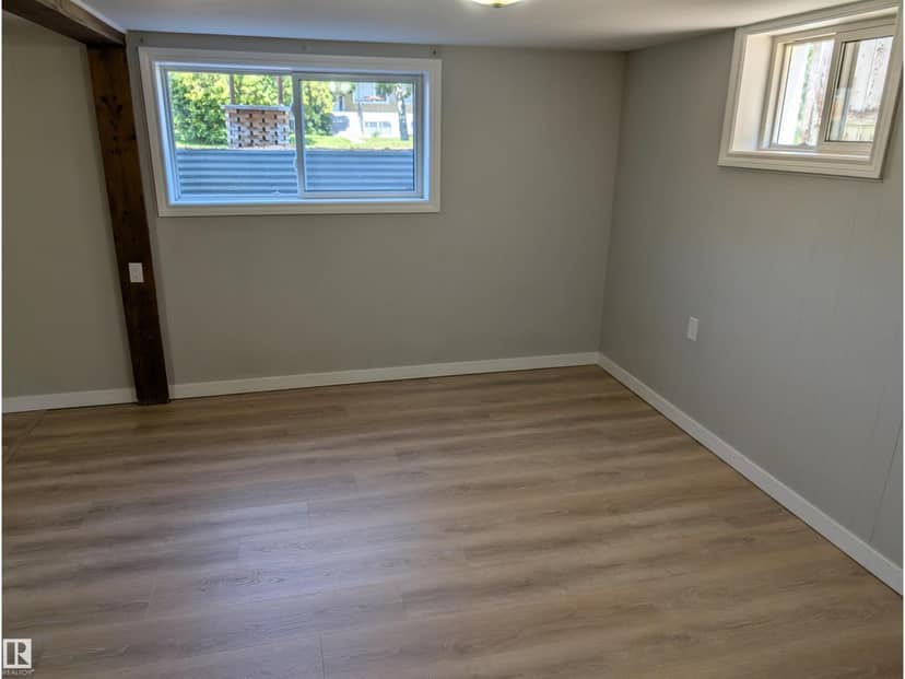 9747 66 AV NW — photo 24 of 38