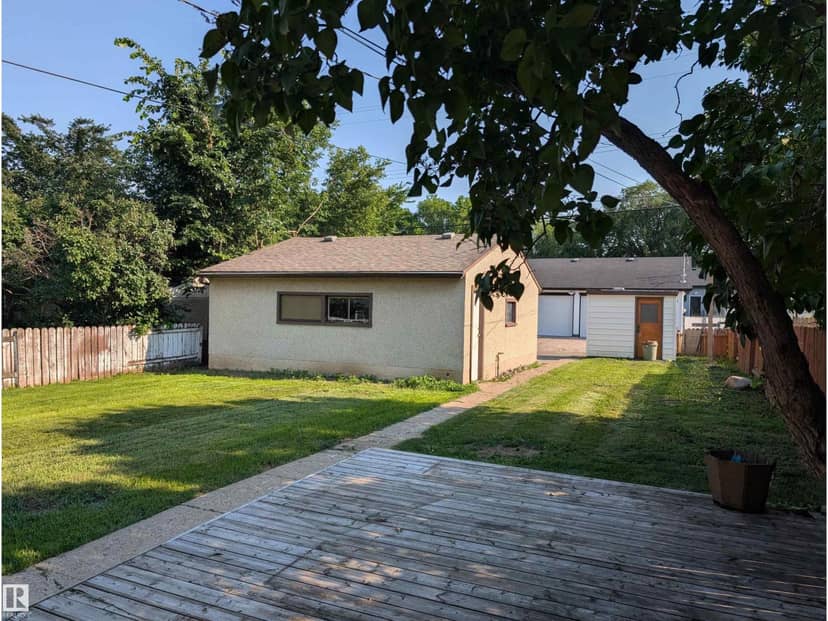 9747 66 AV NW — photo 30 of 38