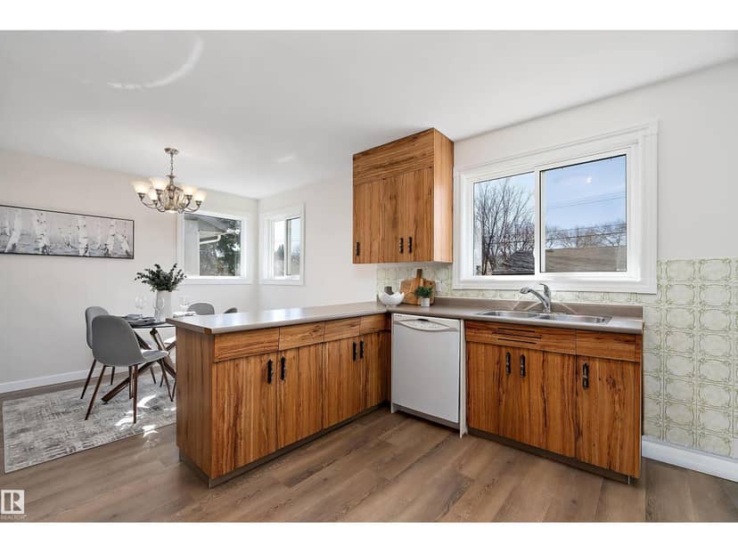 9747 66 AV NW, Edmonton, photo 8