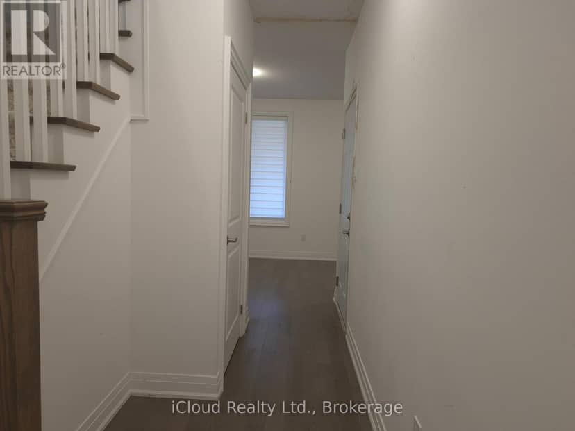 31 Globemaster Lane — photo 3 of 29