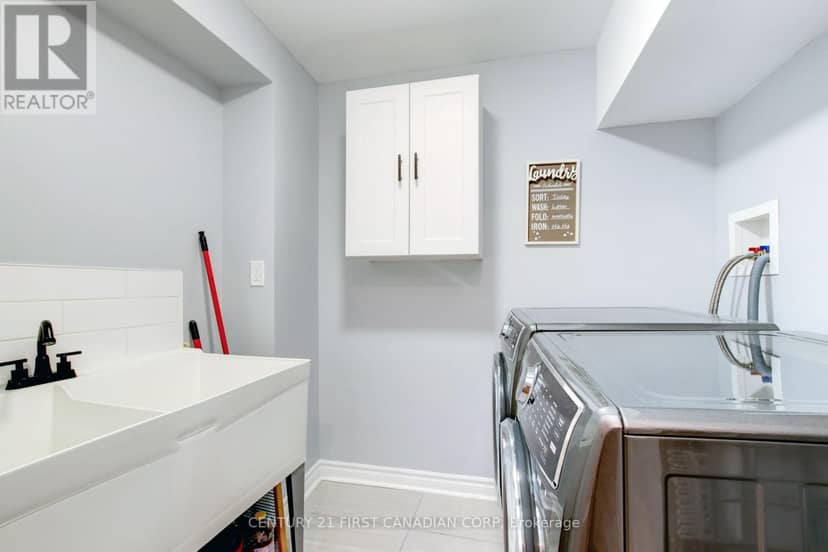 79 Newbridge Crescent — photo 38 of 40