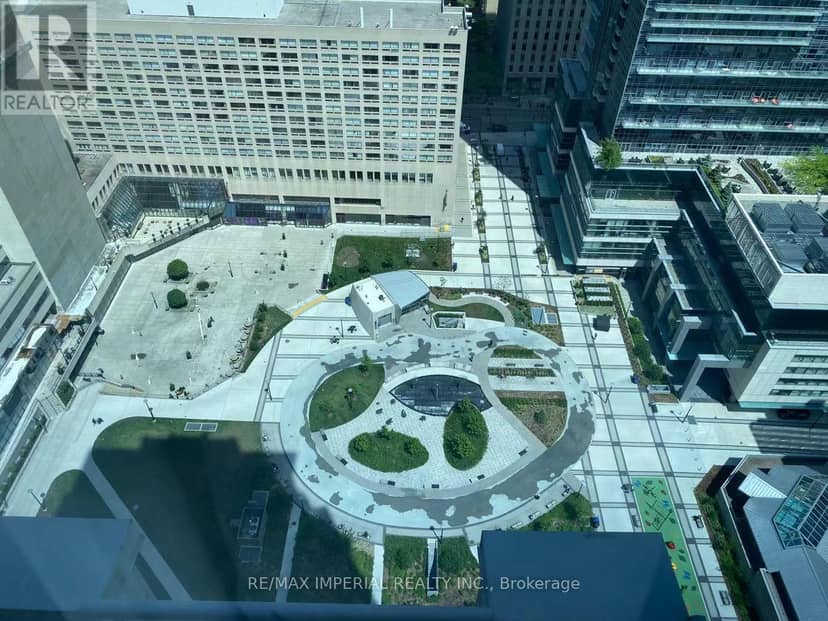 3304 - 761 Bay Street — photo 10 of 10