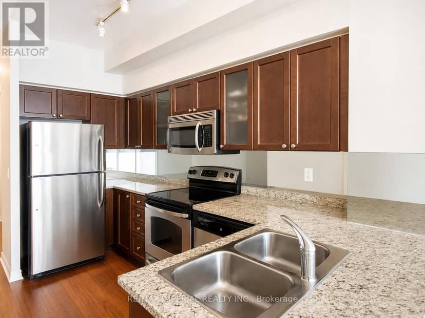 3304 - 761 Bay Street — photo 4 of 10