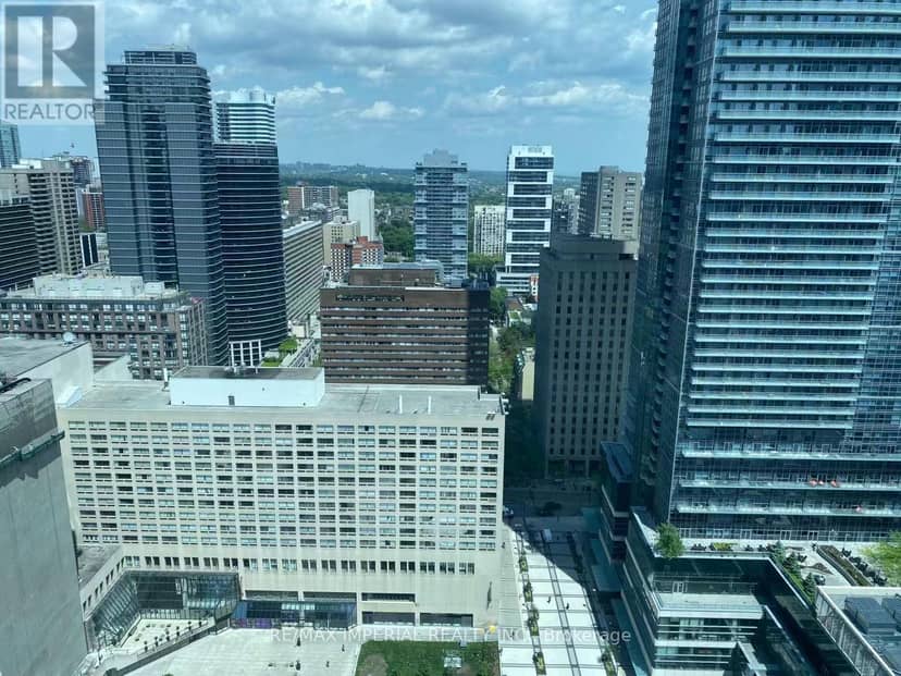 3304 - 761 Bay Street — photo 9 of 10