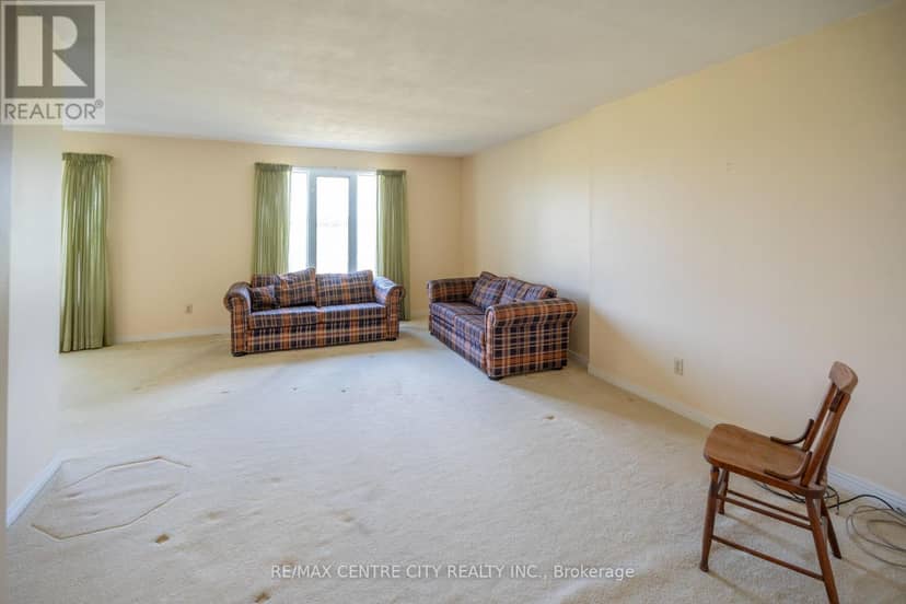 4943 Falconbridge Drive — photo 12 of 40