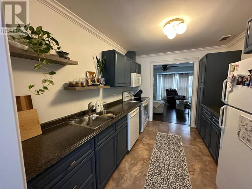 28 Spruce Avenue — photo 10 of 26