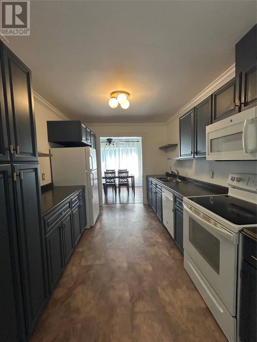 28 Spruce Avenue — photo 12 of 26