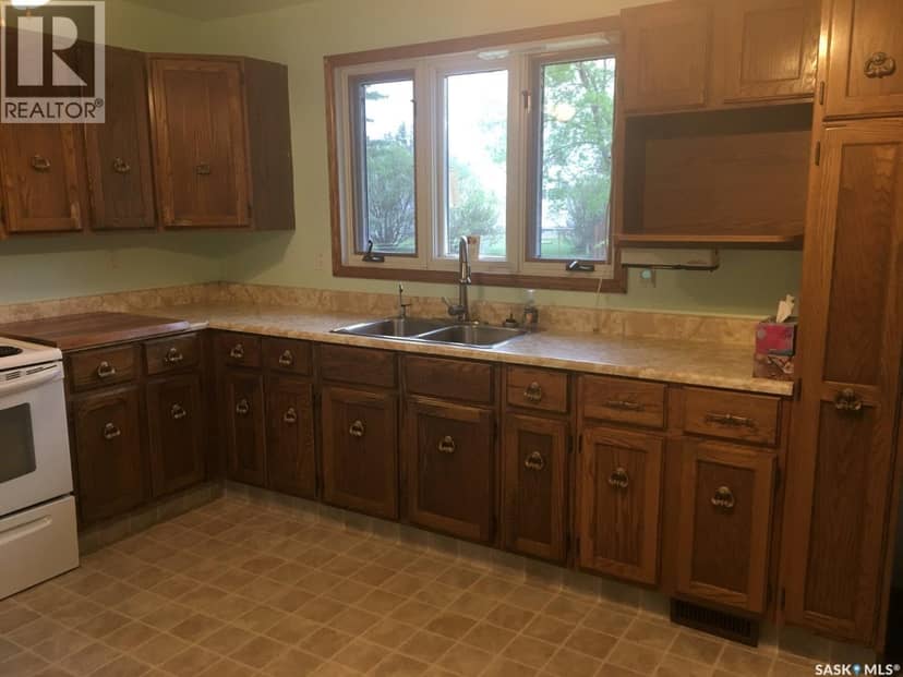 836 Peters AVENUE, Oxbow, photo 5