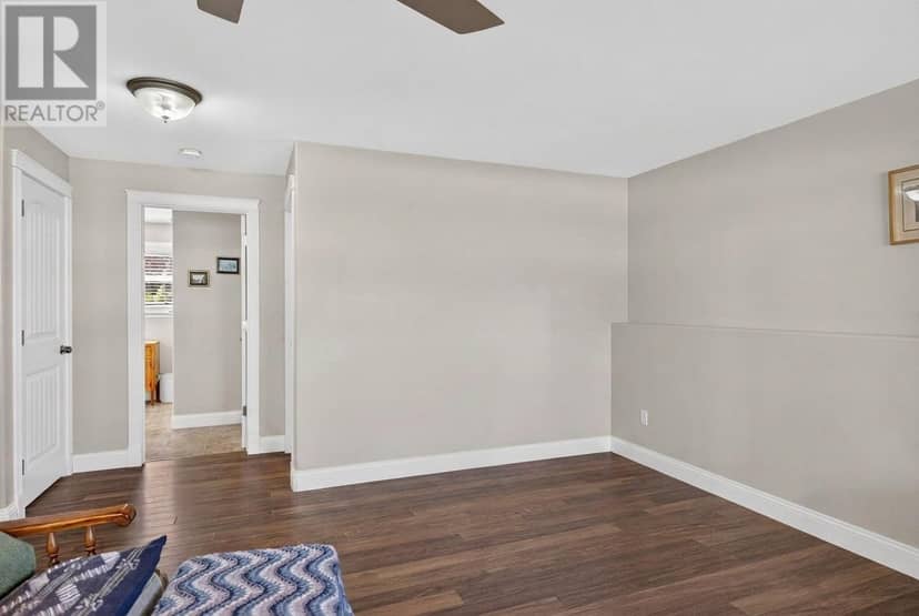 26 Hummingbird Street — photo 21 of 33