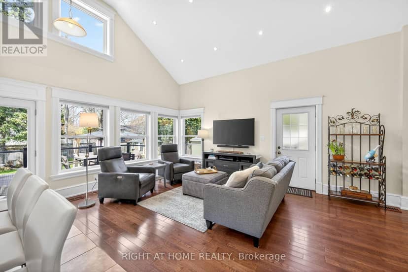 46 Bay Street — photo 13 of 40