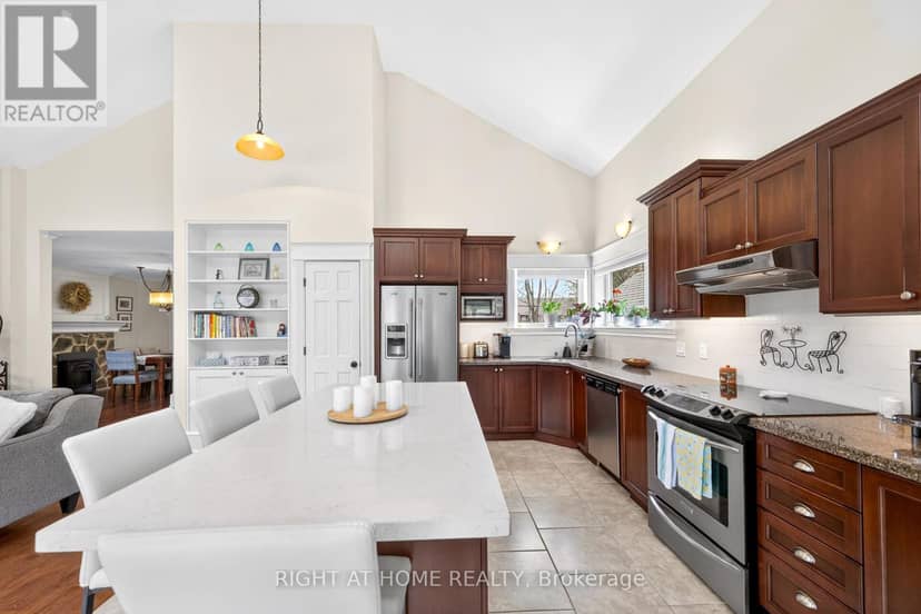 46 Bay Street — photo 8 of 40