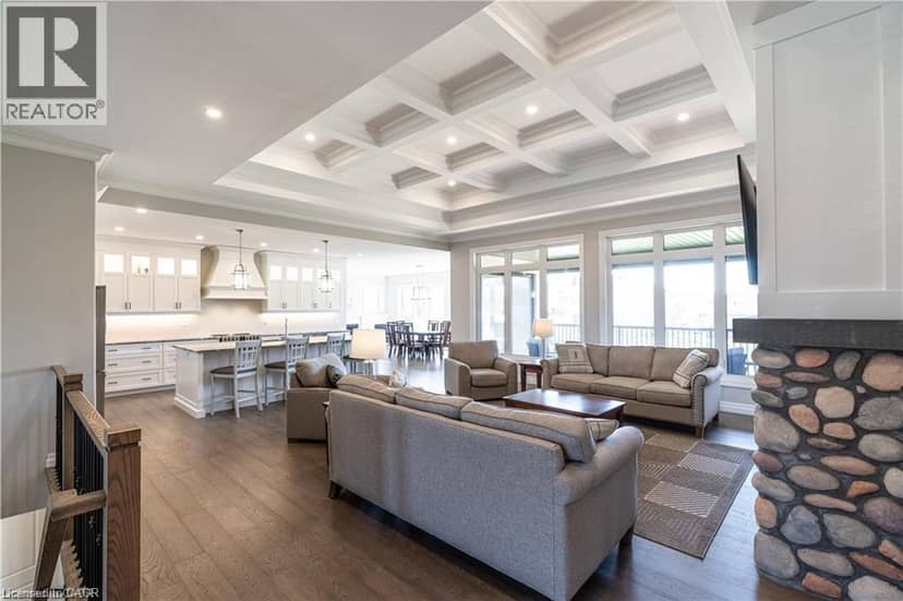 15 HUDSON Drive — photo 3 of 36
