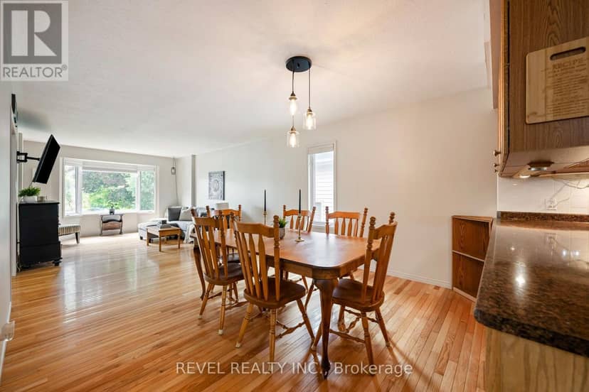441 Greenwood Street — photo 10 of 40