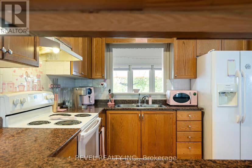 441 Greenwood Street — photo 12 of 40