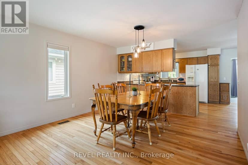 441 Greenwood Street — photo 9 of 40
